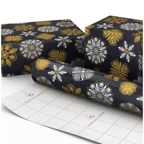 Hallmark Wrapping Paper Gold White Snowflakes on Black 35 sq ft Roll Holiday Gif - Picture 3 of 5